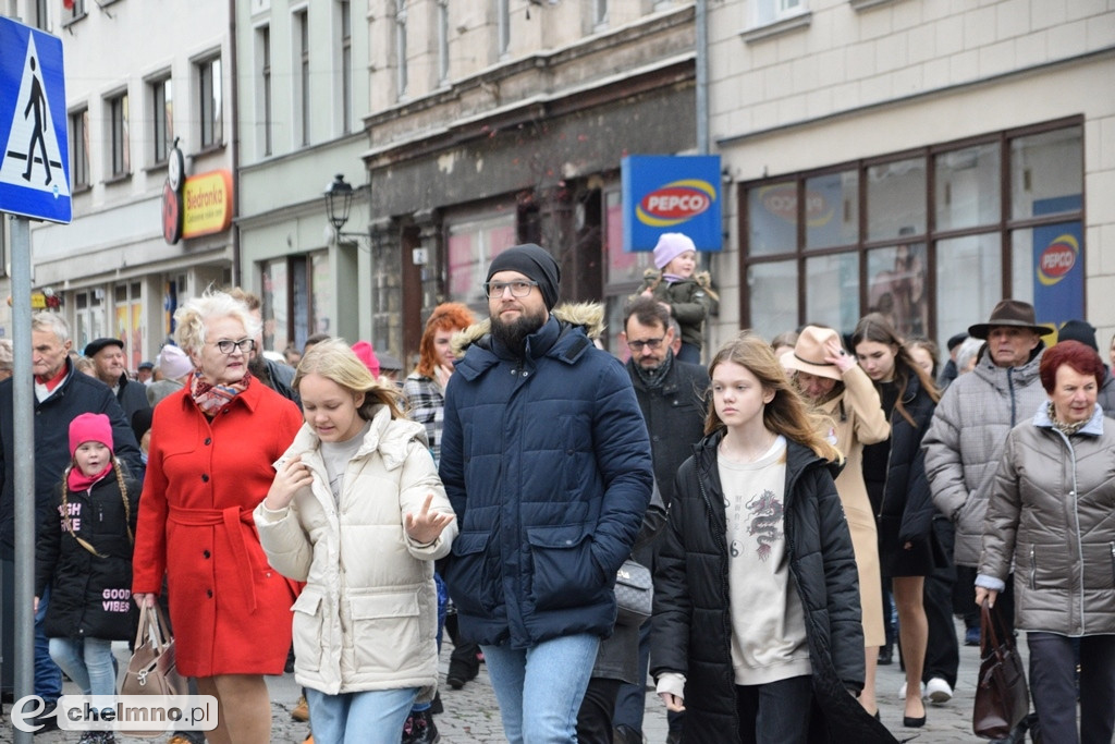 Patriotyczny przemarsz ulicami Chełmna