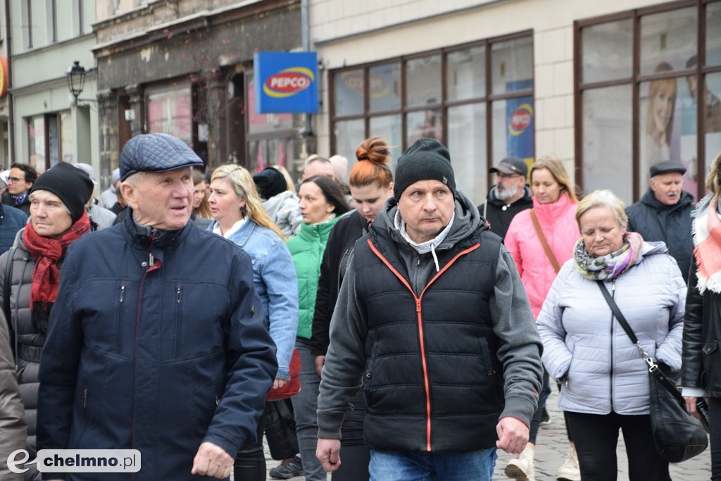 Patriotyczny przemarsz ulicami Chełmna
