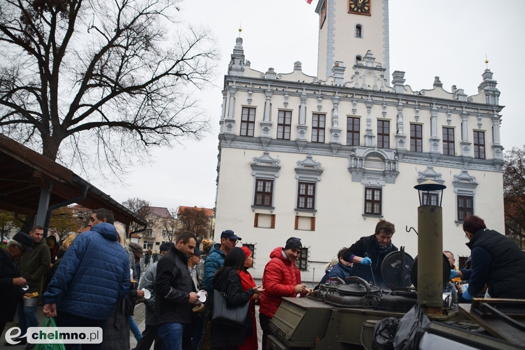 Patriotyczny przemarsz ulicami Chełmna