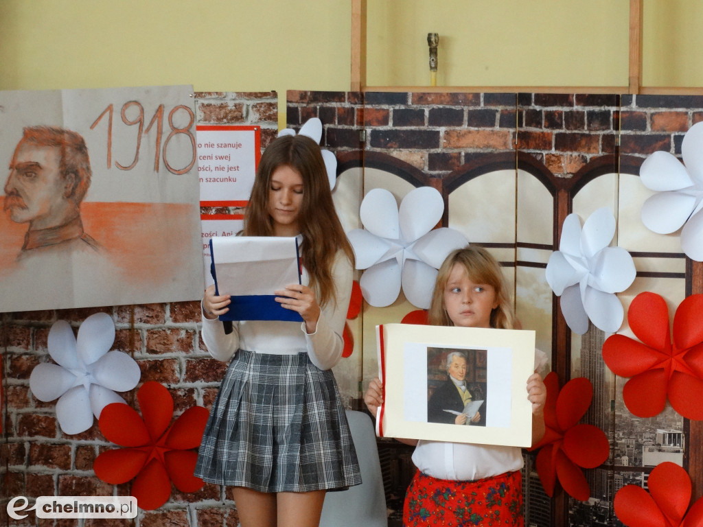 Uczniowie Czwórki wzięli udział w akcji #SzkołaDoHymnu