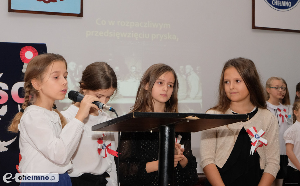 Akademia z okazji Święta Niepodległości w Jedynce