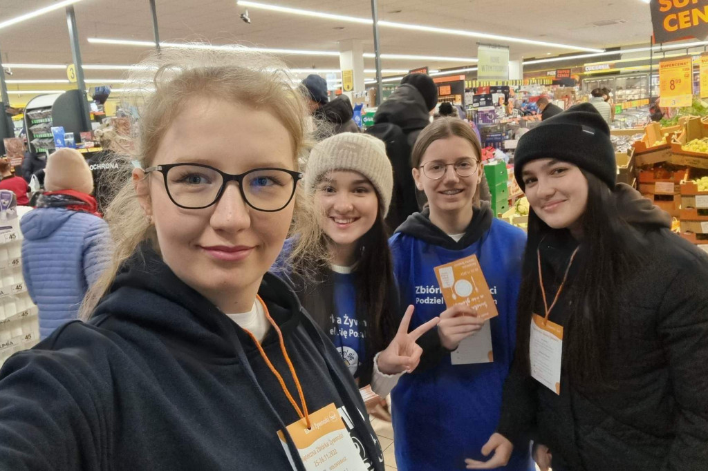 Świąteczna Zbiórka Żywności - #EkipaKopernika pomaga