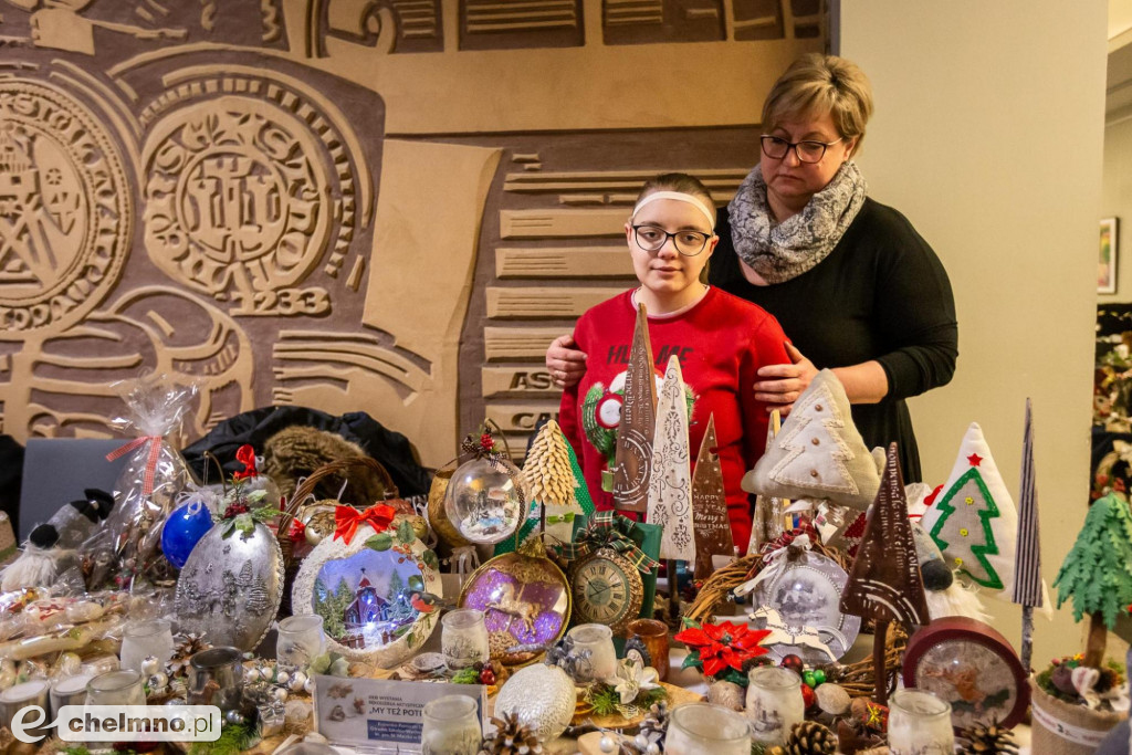 Przedsmak Bożego Narodzenia na kiermaszu rękodzieła
