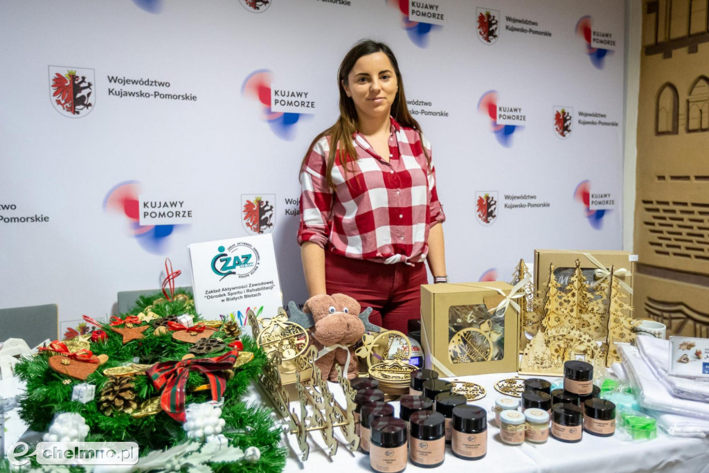 Przedsmak Bożego Narodzenia na kiermaszu rękodzieła