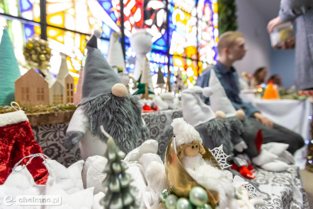 Przedsmak Bożego Narodzenia na kiermaszu rękodzieła