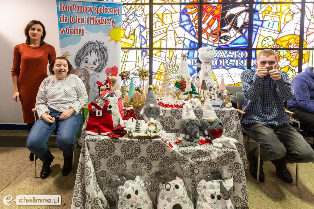 Przedsmak Bożego Narodzenia na kiermaszu rękodzieła