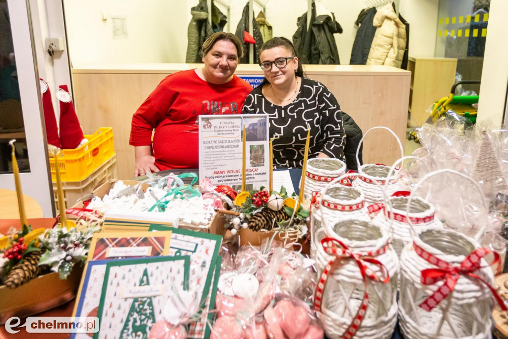 Przedsmak Bożego Narodzenia na kiermaszu rękodzieła