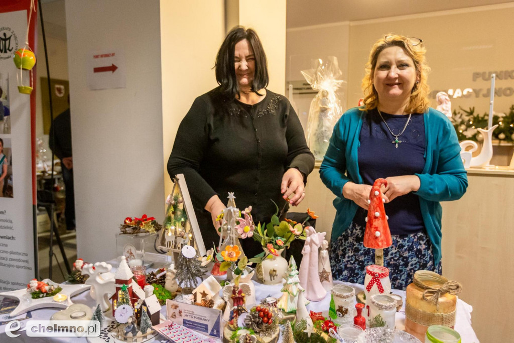 Przedsmak Bożego Narodzenia na kiermaszu rękodzieła