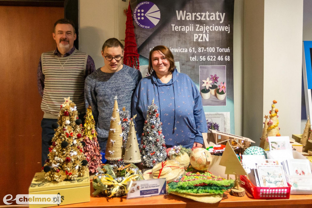 Przedsmak Bożego Narodzenia na kiermaszu rękodzieła