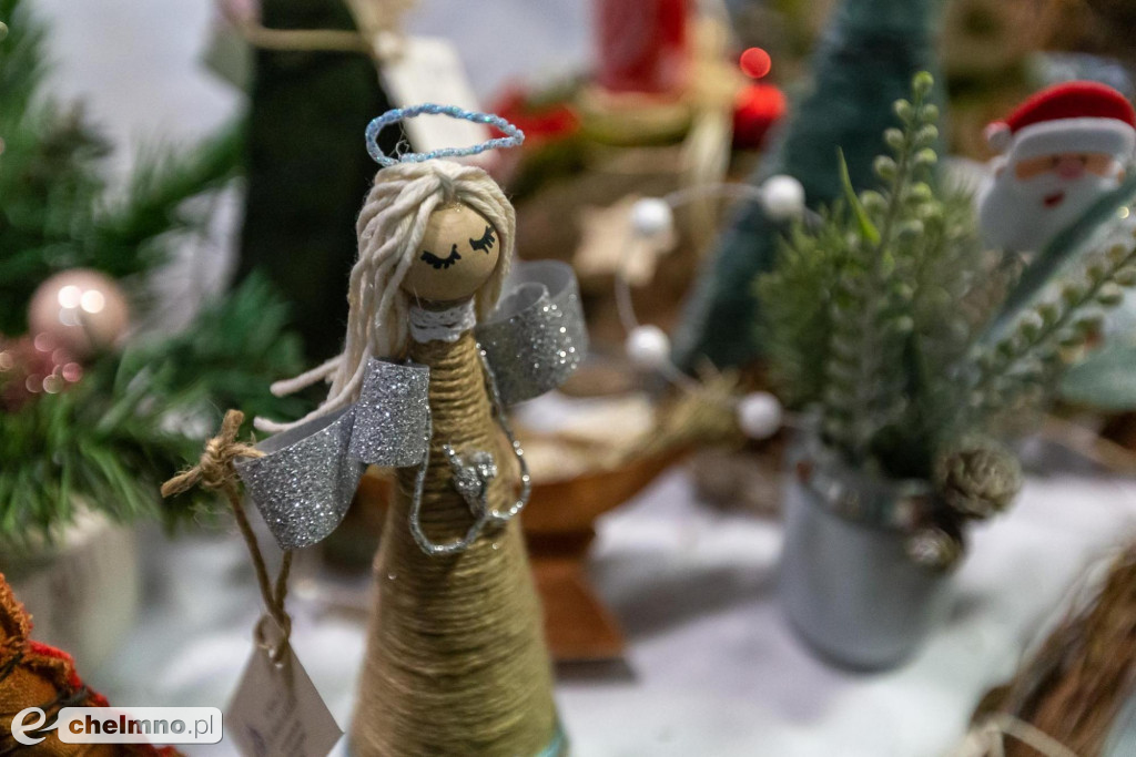 Przedsmak Bożego Narodzenia na kiermaszu rękodzieła