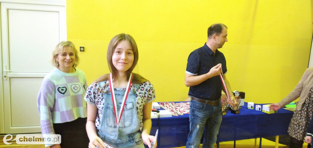 Uczniowie z Czwórki wrócili z medalami z zawodów szachowych