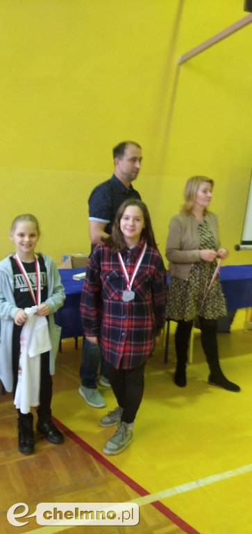 Uczniowie z Czwórki wrócili z medalami z zawodów szachowych