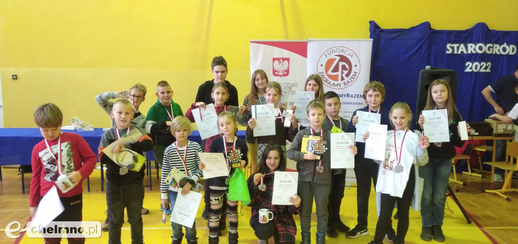 Uczniowie z Czwórki wrócili z medalami z zawodów szachowych