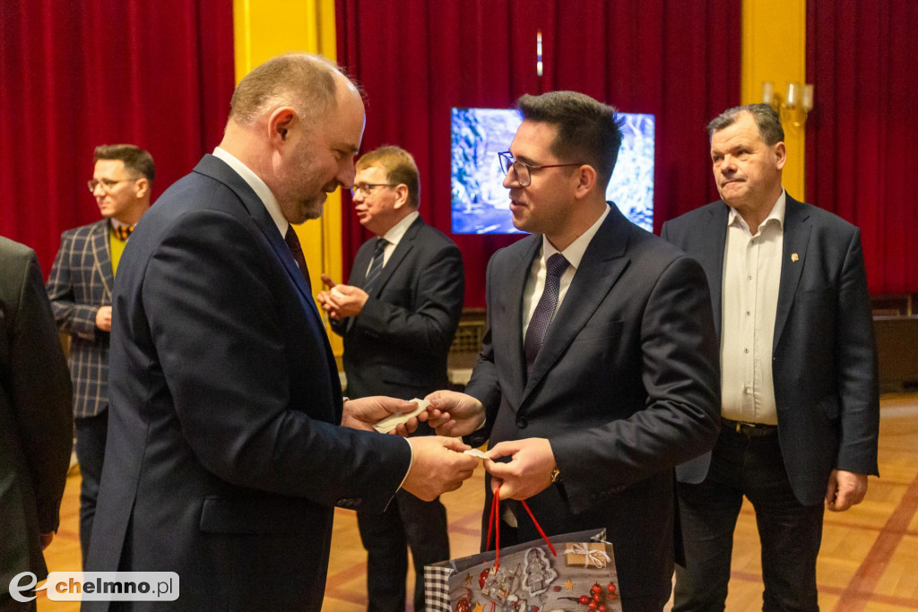 Samorządowcy z naszego powiatu na Spotkaniu Opłatkowym