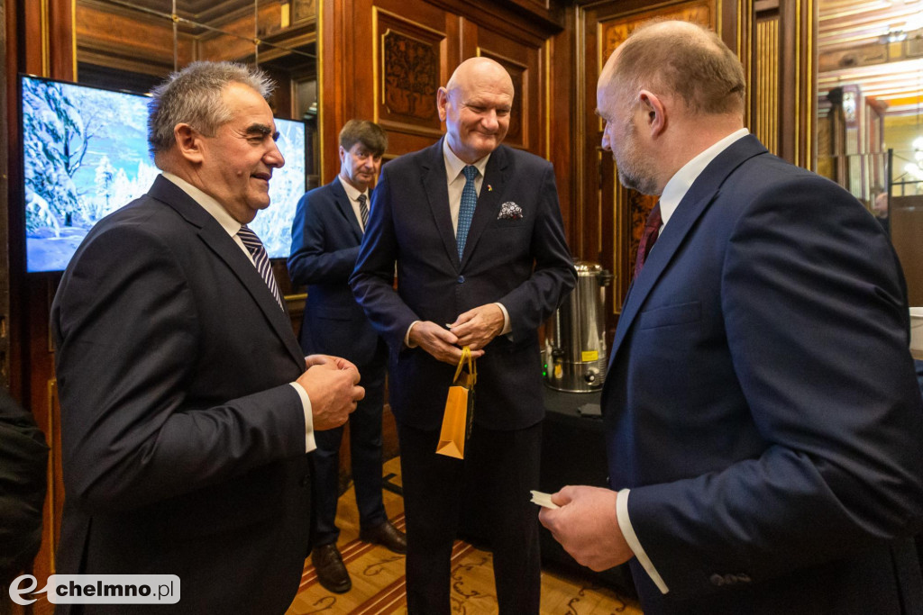 Samorządowcy z naszego powiatu na Spotkaniu Opłatkowym