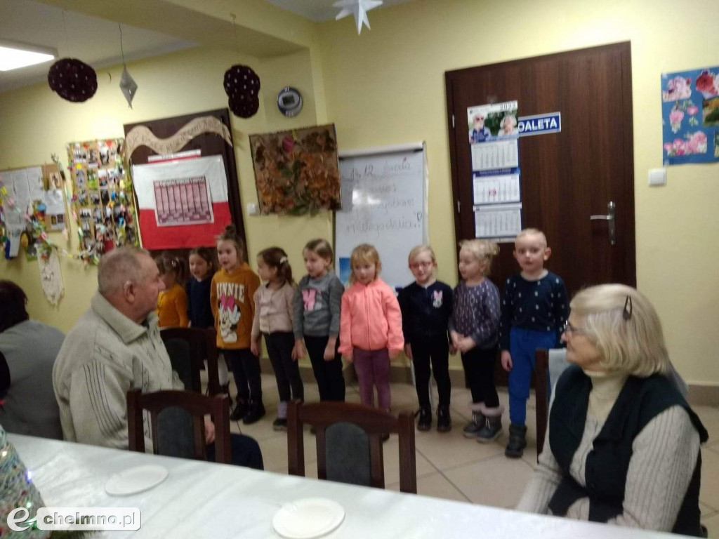 Kolędowanie przedszkolaków z Tęczowego Zakątka