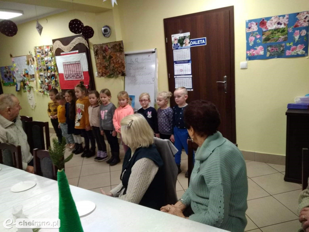 Kolędowanie przedszkolaków z Tęczowego Zakątka