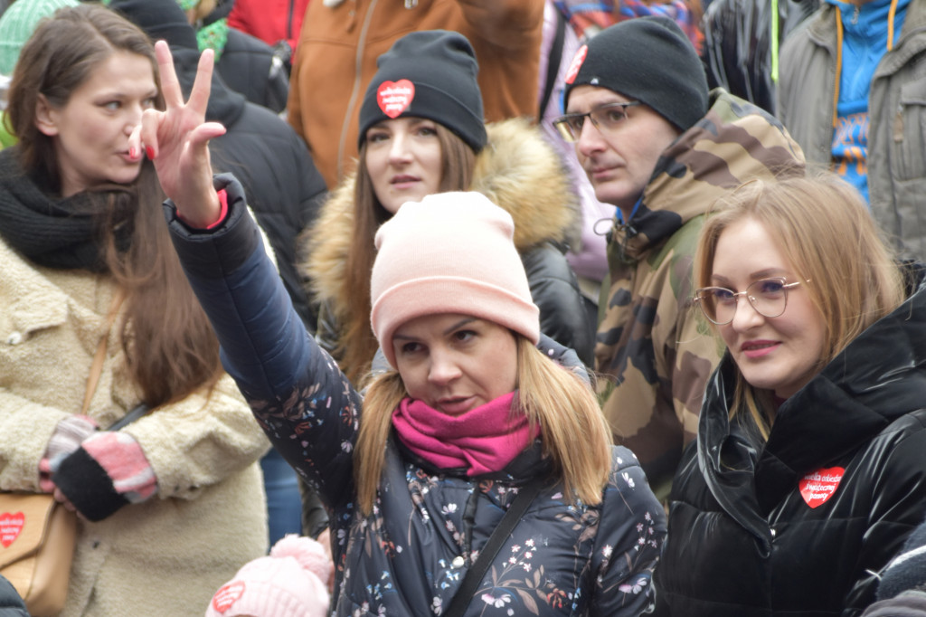Za ile wylicytowano złote i srebrne serduszka WOŚP?