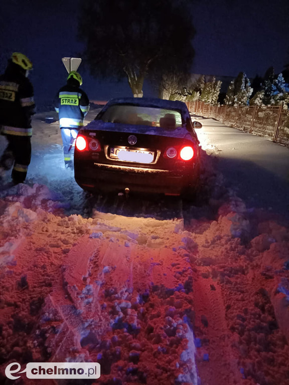 Kilka pojazdów wpadło w poślizg