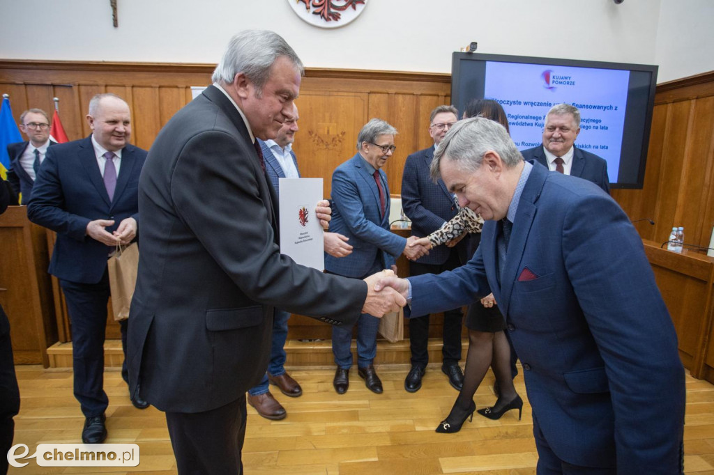 Nowe umowy RPO i PROW: niewielkie projekty
