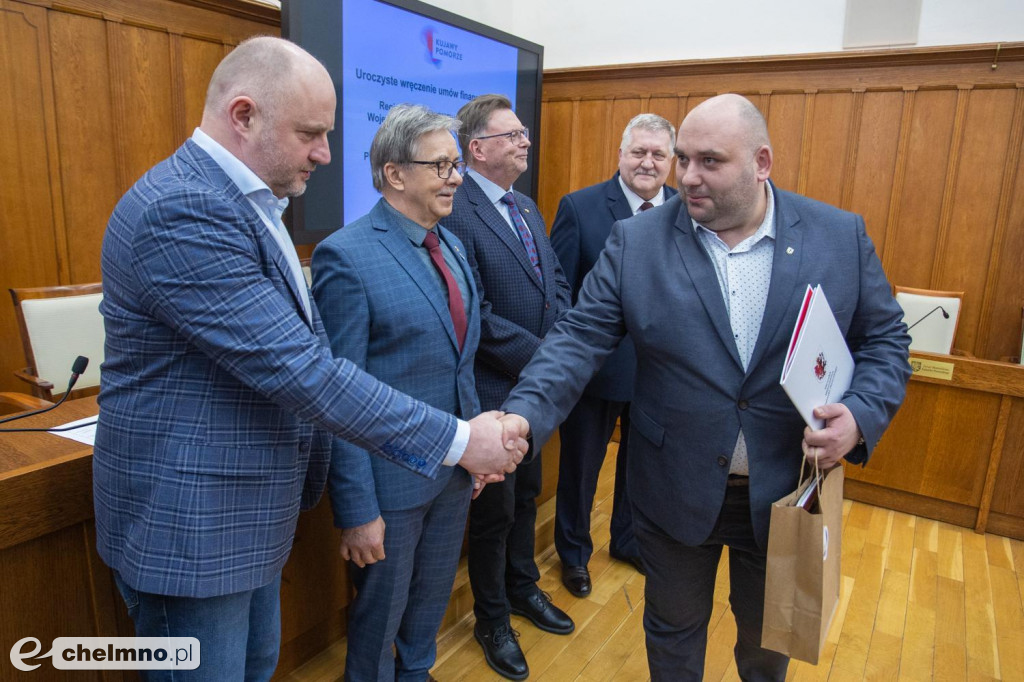 Nowe umowy RPO i PROW: niewielkie projekty