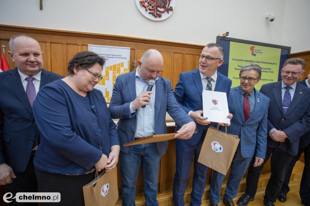 Nowe umowy RPO i PROW: niewielkie projekty