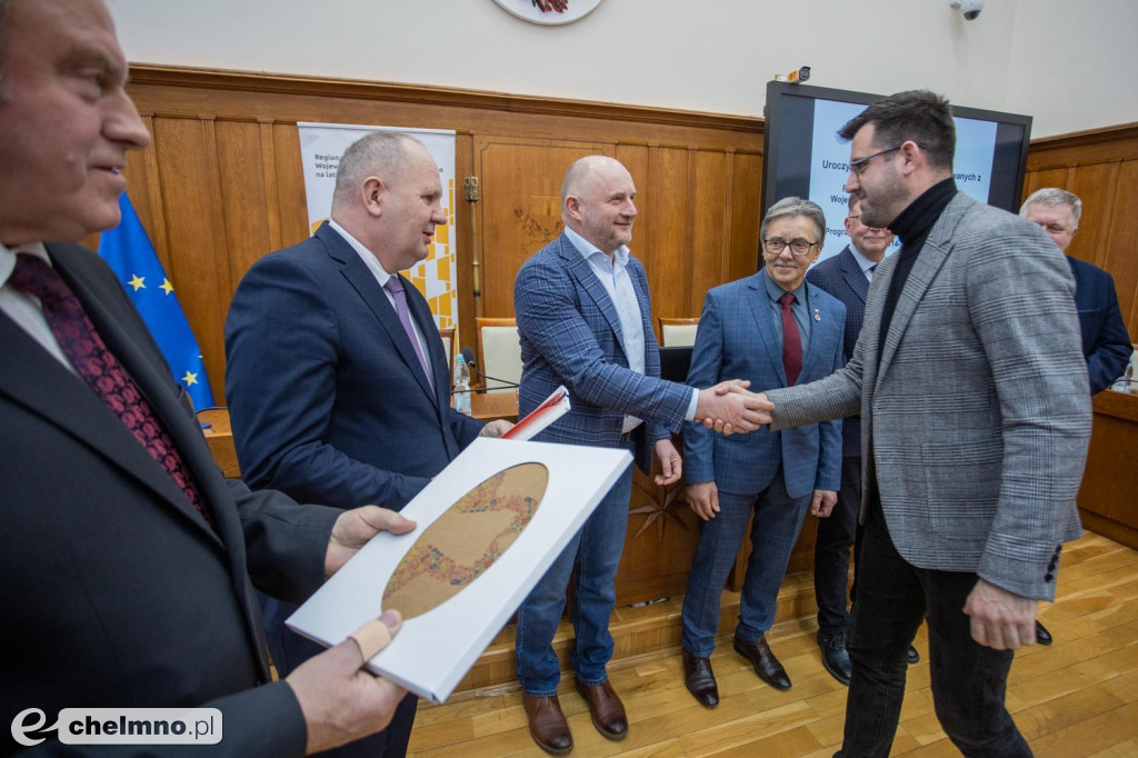 Nowe umowy RPO i PROW: niewielkie projekty