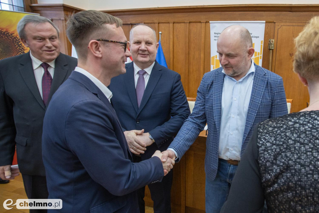Nowe umowy RPO i PROW: niewielkie projekty