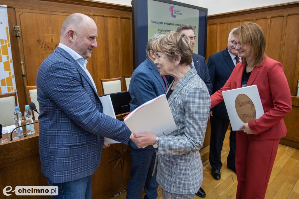 Nowe umowy RPO i PROW: niewielkie projekty