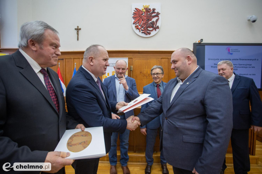 Nowe umowy RPO i PROW: niewielkie projekty