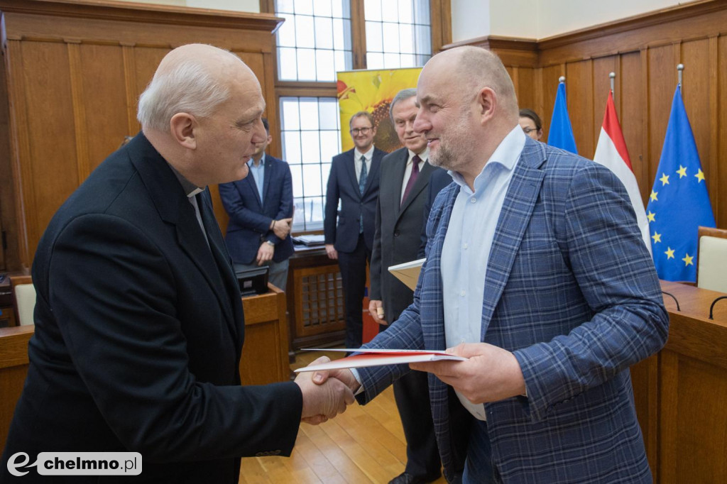 Nowe umowy RPO i PROW: niewielkie projekty