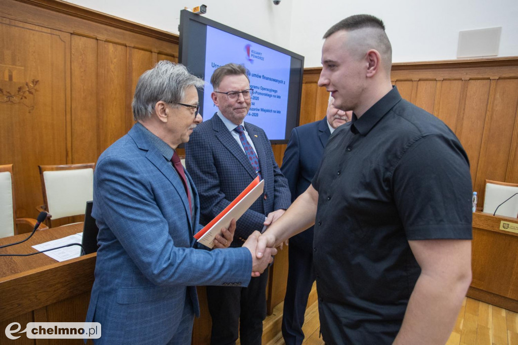 Nowe umowy RPO i PROW: niewielkie projekty