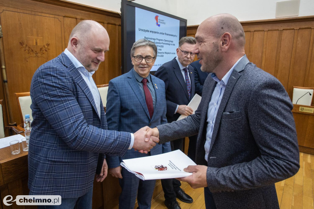 Nowe umowy RPO i PROW: niewielkie projekty