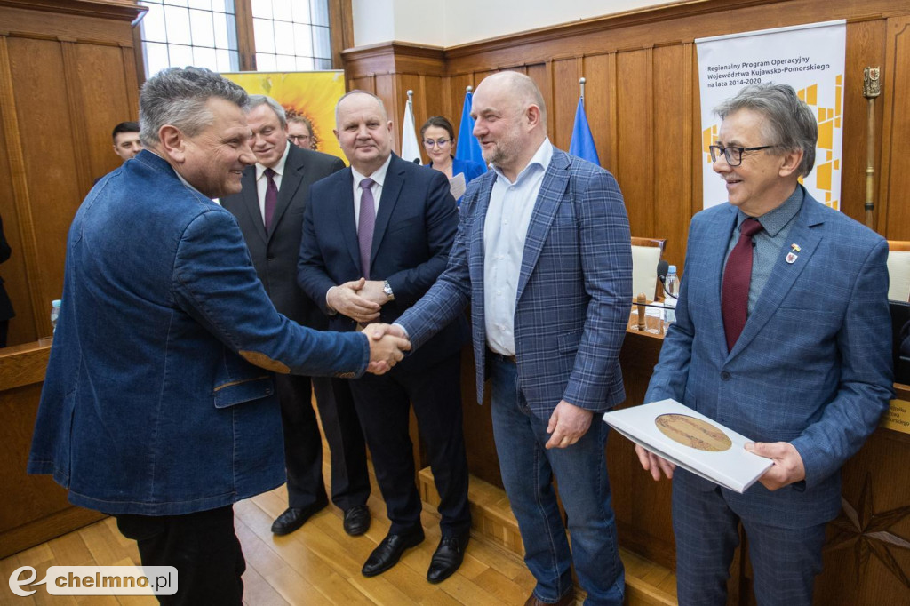 Nowe umowy RPO i PROW: niewielkie projekty