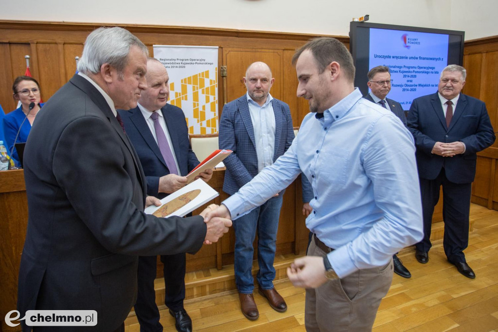 Nowe umowy RPO i PROW: niewielkie projekty