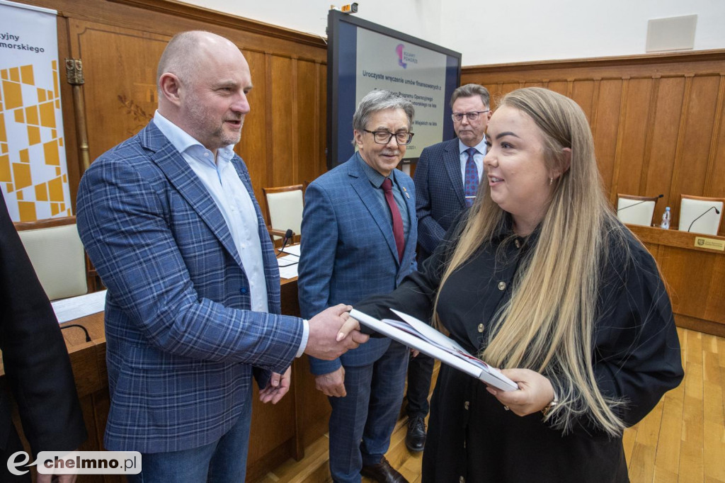 Nowe umowy RPO i PROW: niewielkie projekty