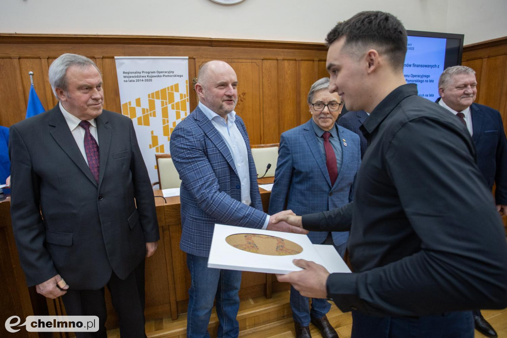 Nowe umowy RPO i PROW: niewielkie projekty