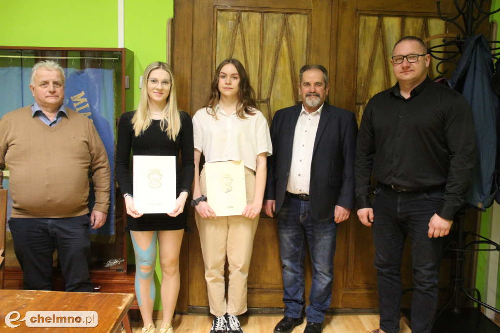 Walecka i Dajewska nagrodzone przez Burmistrza