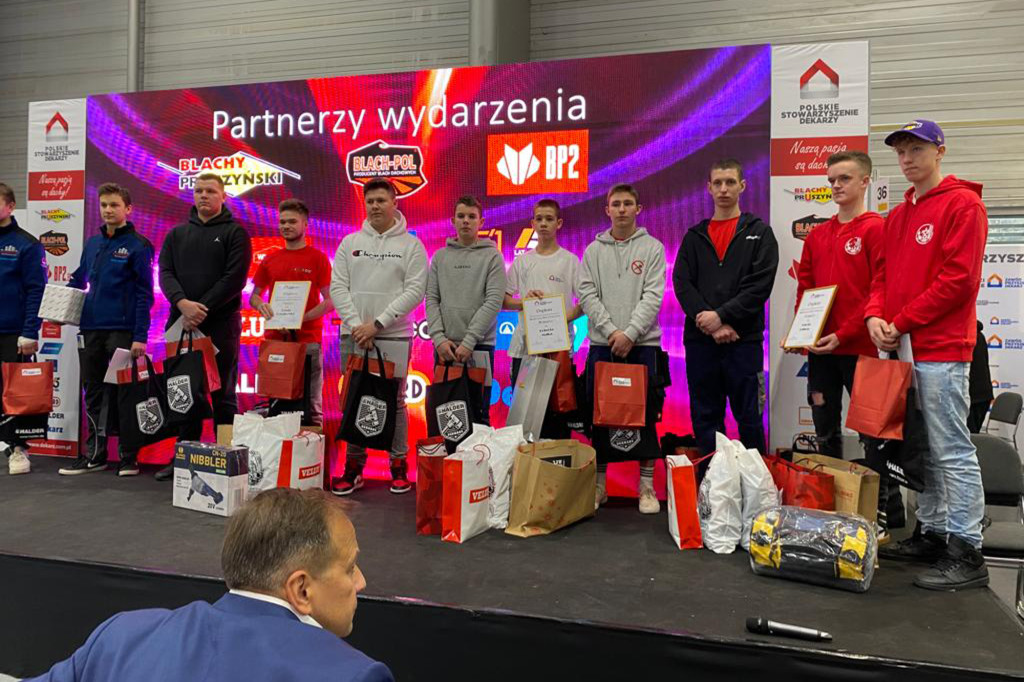 Sukces uczniów ZS nr 2 na Mistrzostwach Dekarstwa