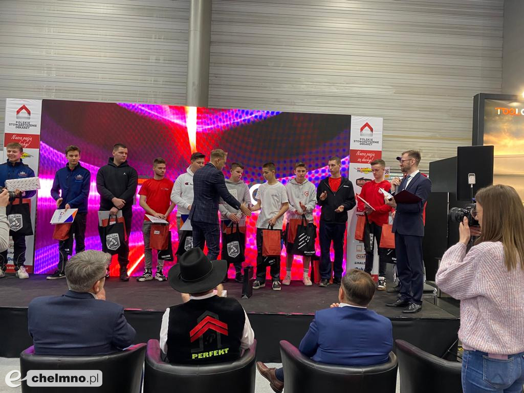 Sukces uczniów ZS nr 2 na Mistrzostwach Dekarstwa