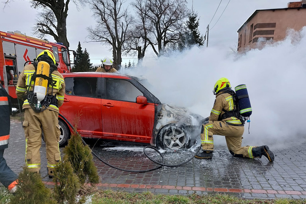 Spłonęło auto w Gołotach