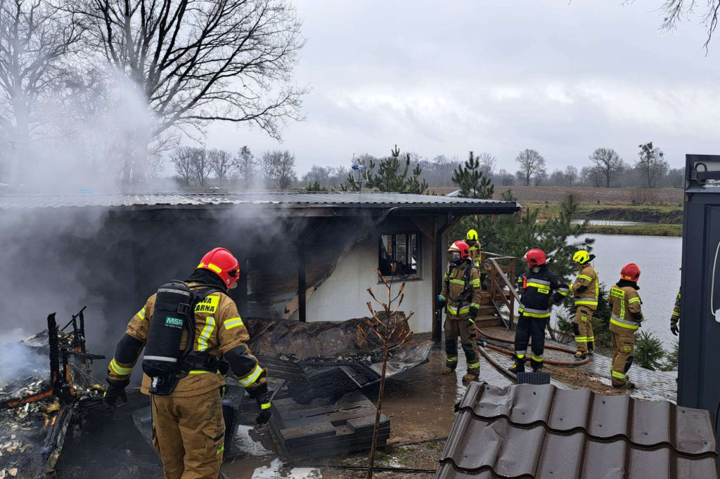 Spłonął domek letniskowy w Falęcinie
