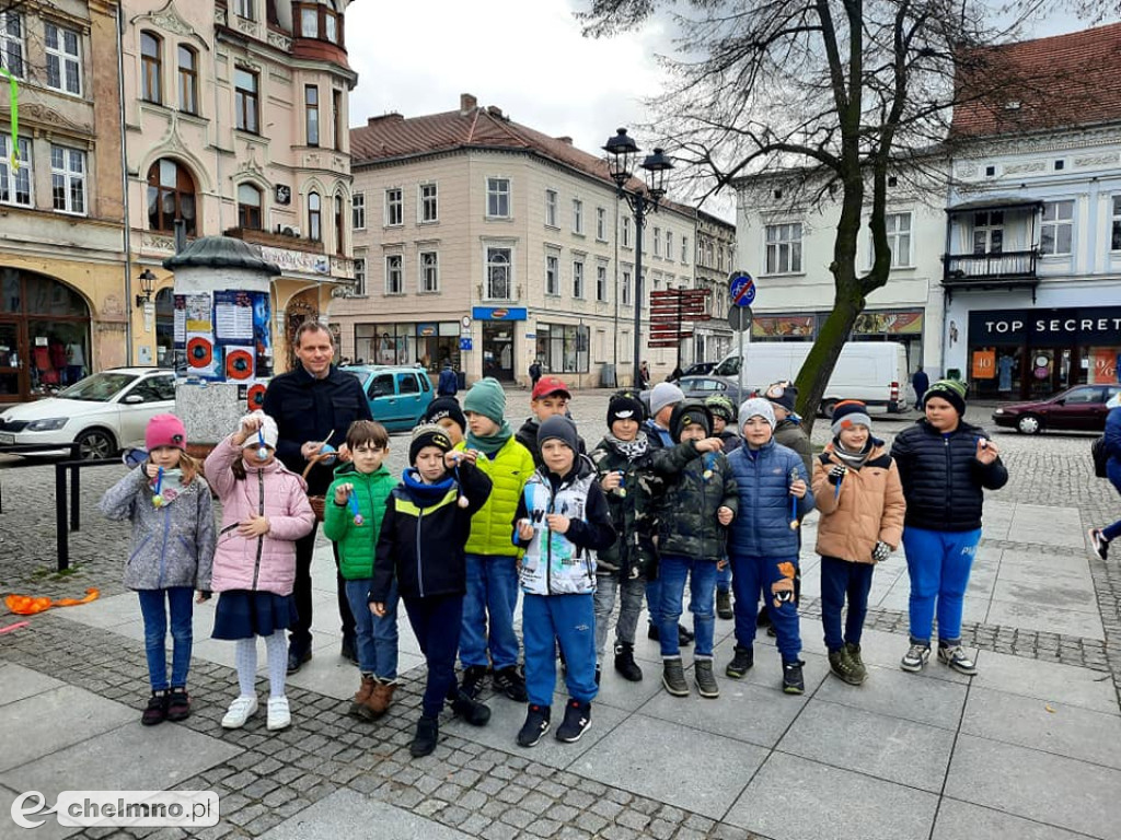 Tak było na wielkanocnej akcji dekorowania drzewka na Rynku