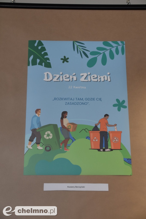 Wystawa z okazji Dnia Ziemi w kinoteatrze Rondo