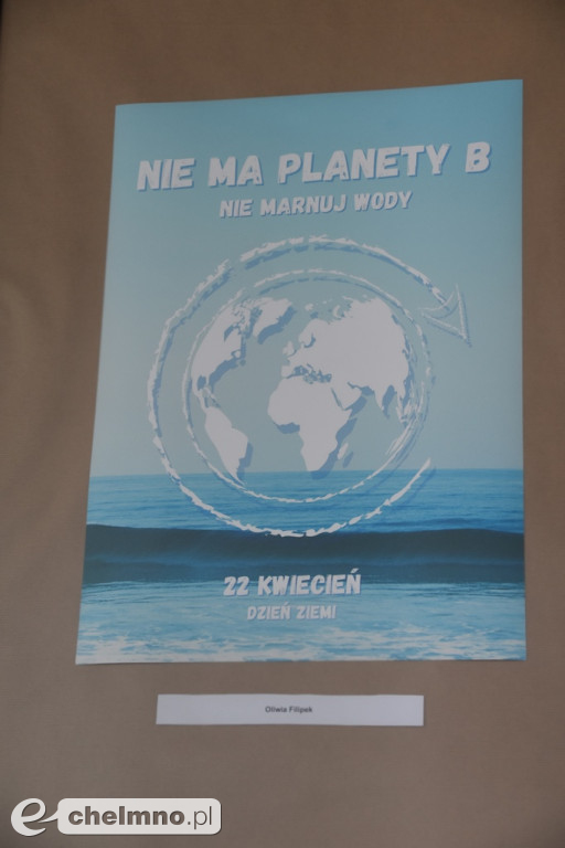 Wystawa z okazji Dnia Ziemi w kinoteatrze Rondo