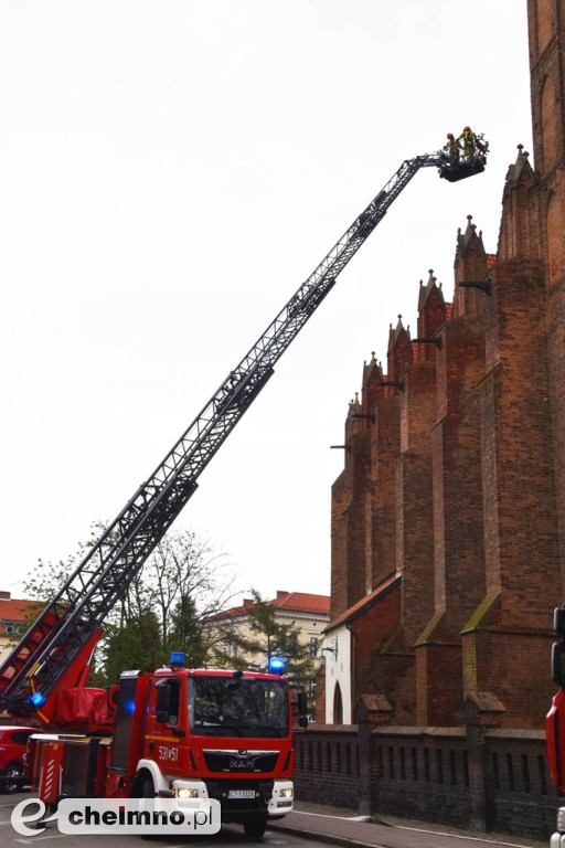 Kilka zastępów straży pożarnej w chełmińskiej FARZE