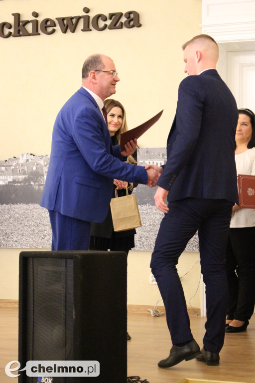 Pożegnalna gala dla absolwentów ZS nr 2 w Chełmnie