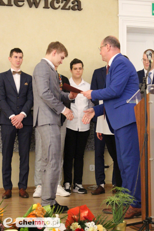 Pożegnalna gala dla absolwentów ZS nr 2 w Chełmnie