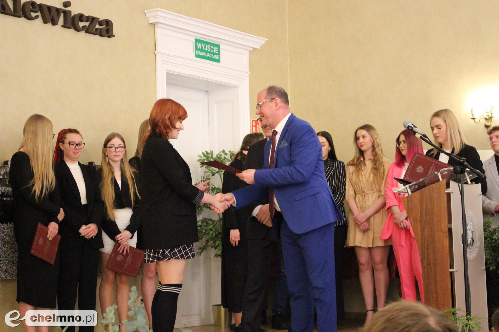 Pożegnalna gala dla absolwentów ZS nr 2 w Chełmnie