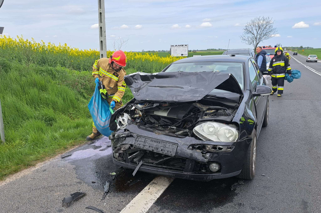 Wypadek na DK91 - dwie osoby poszkodowane